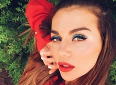 Знову одиначка: Седокова розійшлася з таємничим батьком свого сина