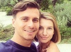 Скічко з Юрушевою показали свій медовий місяць у Греції 