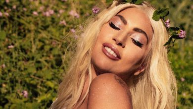 Lady Gaga з квітками у волоссі вдала з себе янгола