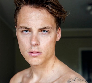 Модель і рибний принц із Норвегії: що відомо про наймолодшого мільярдера Forbes