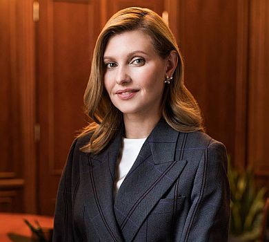 Інавгурація, японська сукня та чорний візит до Ватикану: 7 знакових образів першої леді