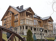 Межигір’я зсередини: автопарк, зоопарк, але без золотого унітазу 