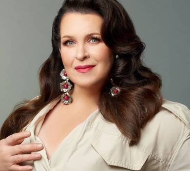 Фарбувалася та усміхалася: чоловік Писанки розповів про її останні дні та чому вона не казала про хворобу