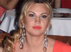 Натуральна білявка Камалія відзначила 39-річчя у вузькому колі зі 150 осіб