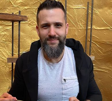 Головний митник Нефьодов заселфився на тлі туалетного паперу. ФОТО