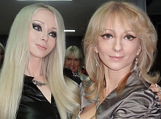 Мати одеської Барбі стає схожою на доньку  