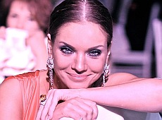 Окунська починає нове життя у Парижі