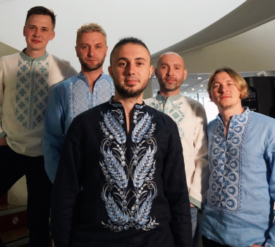 Антитіла у вишиванках на батьківщині The Beatles стильно переспівали їхній хіт