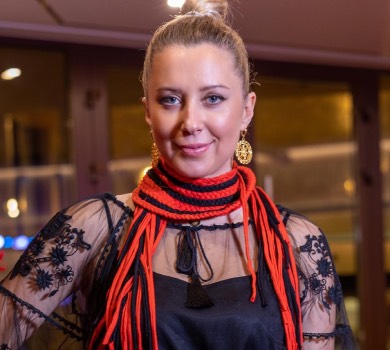 Задмухала свічку і загадала бажання: Тоні Матвієнко виповнився 41 рік