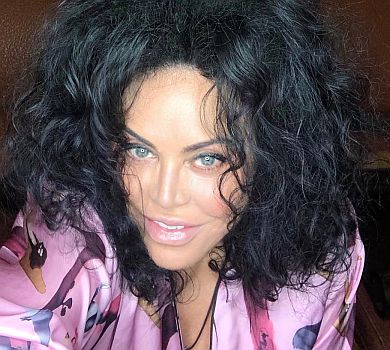 Ні – силікону, так – пресу: 56-річна Байрак похвалилася пласким животом