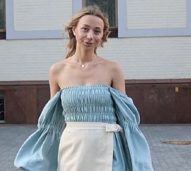 Вперше в житті: незадоволена своїм тілом Репяхова показалася у тренажерці та басейні