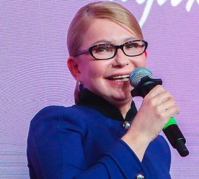 Сирники, сосиска, пінг-понг та спортивний сексі-лук: найкумедніші медіаприводи ювілярки Тимошенко  