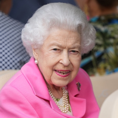 Лише 3 предмети: експертка припустила, в яких коштовностях поховають королеву Єлизавету