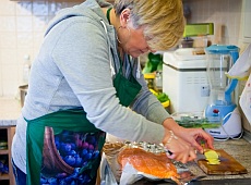 Гонтарева показала дім і кота, зготувала обід з 7 страв та розповіла про тату на плечі