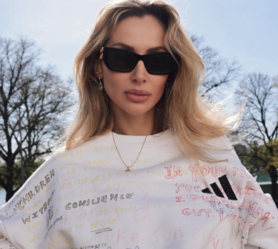 Як Лобода у Німеччині фастфуд сидячи на бордюрі їла. ФОТО