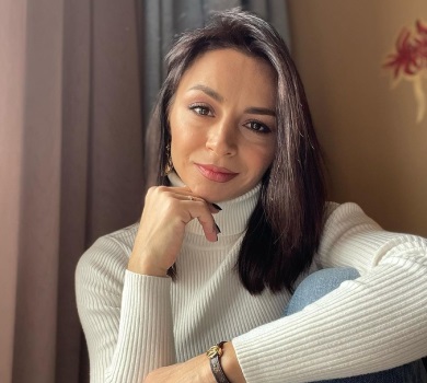 Згадала навички гриму: Гвоздьова показала, як доньці на Хелловін образ кицьки робила