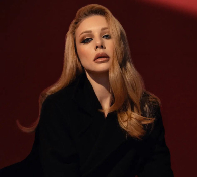 Кароль вразила складними йога-позами та показала обличчя без макіяжу. ФОТО