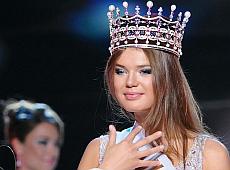 Міс Україна 2009 видали ополіскувачі для рота