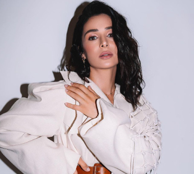 Я так сильно на це чекала: Огнєвіч із косами та сережками до колін поміркувала про щирість у соцмережах