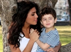 Дімопулос показала сина та розповіла, чому розлучилася