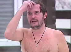 Пономарьов заманив напівоголену Осадчу під воду