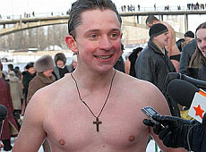 Довгий роздягнувся і зібрався одружитися з моделлю. ФОТО