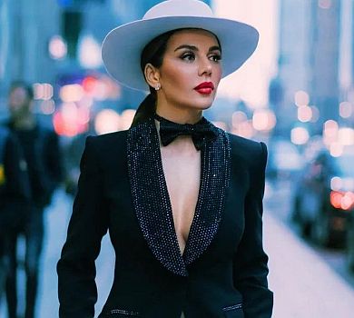 Седокова у смокінгу на голе тіло повчила, як пережити цькування  