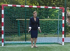 Перша леді заради дітей босоніж стала на ворота. ФОТО