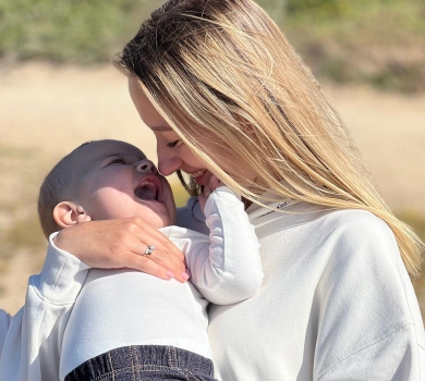 Маленька мамська перемога: дружина Павліка розказала, як відучила сина засинати в візочку