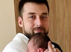 Луценко у новому статусі показав новонароджену онуку. ФОТО