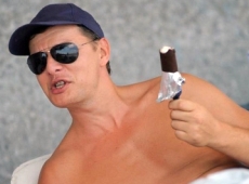 Ляшко похизувався голим торсом та сімейною ідилією 