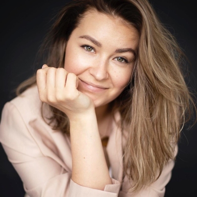 Любов завжди перемагає: акторка Дарія Рибак оголосила про заручини. ФОТО 