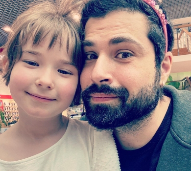 Ну дуже захотіла: 8-річна доня Мозгової та Аксельрода  зважилася на експеримент із волоссям. ФОТО