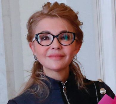 Тимошенко з тюльпанами привітала з 8 березня: Як це свято можна ігнорувати? 