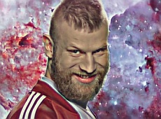 Дорн у психоделічному кліпі побавив песика та побив заєньку. ВІДЕО 