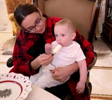 Дід Вітя і баба Оксана: Марченко показала ідилічне домашнє ВІДЕО з онуком та Медведчуком