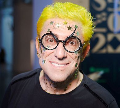 Корогодський із моделями 50+ вийшов на подіум у перший день UFW 