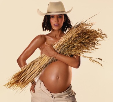 Бачу себе сексуальною: вагітна Астровська у спідньому назвала кількість набраних кілограмів 