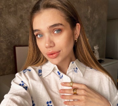 Відволікає від новин та поганих думок: Саша Бо закликала більше працювати і допомагати ЗСУ