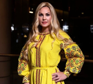 Камалія після новини про розлучення поділилася фото з Захуром і доньками