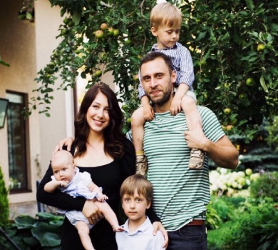 Будемо будувати життя з початку: дочка Єгорової розказала, куди і навіщо переїхала разом із родиною