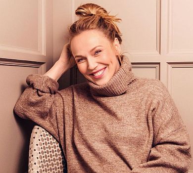 Джанабаєва і Меладзе показали перші прогулянки з новонародженою донькою 