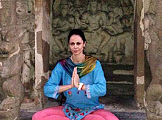 Як перша леді Києва в храмах Індії спокою шукала. ФОТО