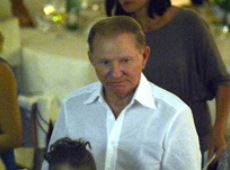 Кучма святкував 74-річчя на Сардинії разом з Басковим, Кличком та Крутим. ВІДЕО