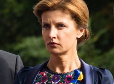 Перша леді розказала про себе з лопатою та подарунок від дітей