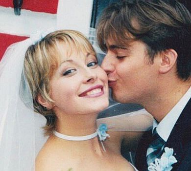 17 років разом: у мережі показали весільні фото Олени Кравець 