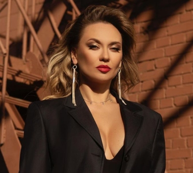 Саліванчук у чорному луці відчула себе сексуальною перед камерою