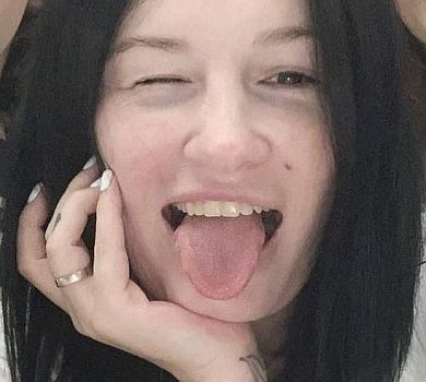 Приходько показала свою вагу та язикате селфі з дітьми