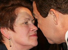 Кобзон потішив дружину Януковича секонд-хендом