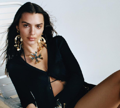 Ратаковскі в сексі-купальнику похизувалася формами та новим кольором волосся. ФОТО